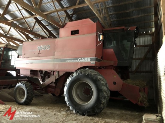 CASE INTERNATIONAL HARVESTER 1680 COMBINE, 1986, DIESEL, DAB, 2WD, AXIAL FLOW, 30.2-3Z DRIVE TIRS, 3