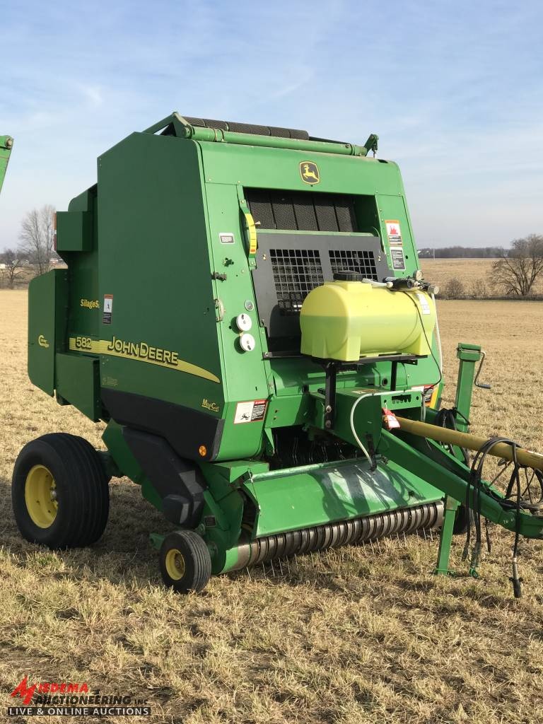 JOHN DEERE 582 SILAGE SPECIAL ROUND BALER, 2006, WITH ACID KIT, MAXI CUT,  NET WRAP | Farm Equipment & Machinery Hay & Forage Equipment Hay Balers &  Equipment Round Balers | Online Auctions | Proxibid