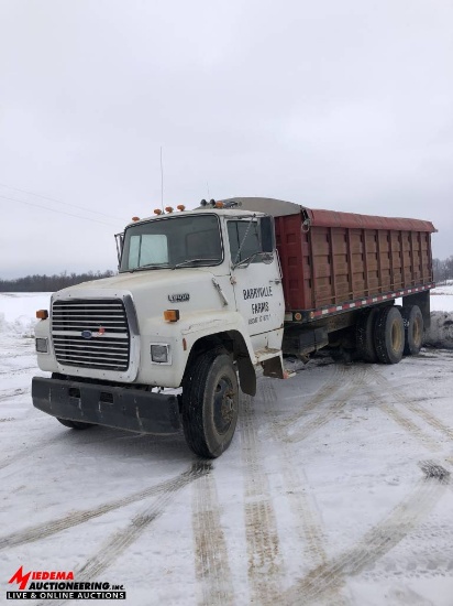 1987 FORD L8000 GRAIN TRUCK, TANDEM, 20' APPX. GRAIN BOX WITH COVER, CUMMINS 5.9 DIESEL, 213,000 MIL