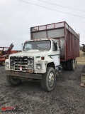 1989 S1900 INTERNATIONAL TANDEM AXLE SILAGE TRUCK, DIESEL ENGINE, AUTO TRANS, INCLUDES MEYER 8122 SI