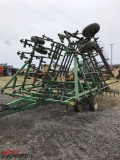 JOHN DEERE 960 FIELD CULTIVATOR, 4-BAR SPIKE TOOTH DRAG, REAR HITCH, REAR HYDRAULICS, (33688)