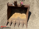 36'' EXCAVATOR BUCKET WITH TEETH