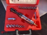 UNIVERSAL 3/8'' AIR RATCHET WITH ASSORTED SOCKETS & CASE