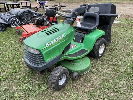 SABRE RIDING LAWN MOWER WITH BAGGER, BRIGGS & STRATTON 14.5 HP, 42'' CUT