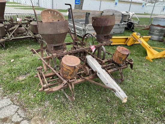 VINTAGE JOHN DEERE 2-ROW CORN PLANTER