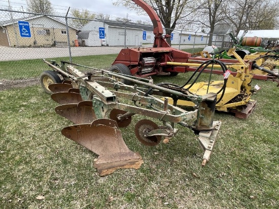 JOHN DEERE 145 4X PLOW, SEMI MOUNTED