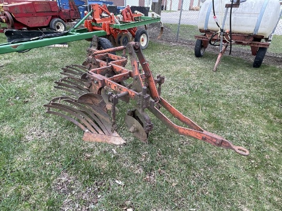 ALLIS CHALMERS 3-BOTTOM PLOW
