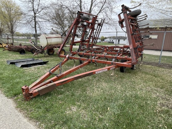 HESSTON 2210 FIELD CULTIVATOR, WING FOLD, 22', 3-BAR SPIKE TOOTH DRAG, REAR HITCH