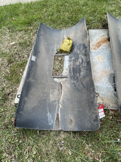 SPRAYER SADDLE TANK WITH STRAPS & PLATES