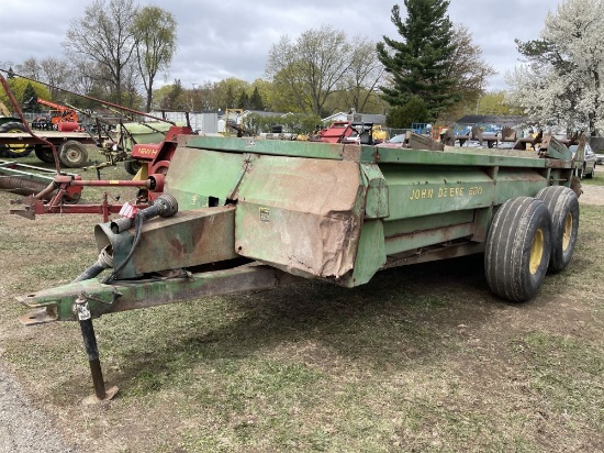 JOHN DEERE 680 MANURE SPREADER, TANDEM AXLE, DUAL BEATERS, HYDRAULIC TAILGATE, S/N: W00680X005186