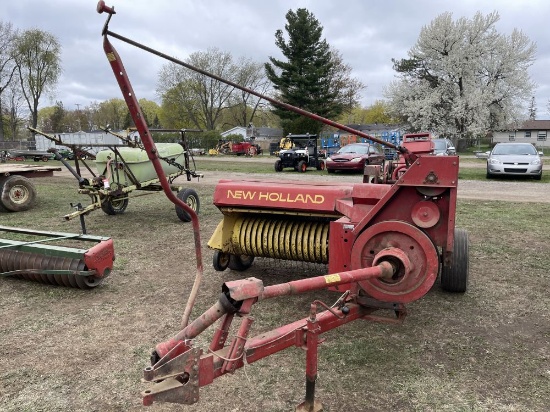 NEW HOLLAND HAYLINER 273 BALER WITH KICKER, S/N: 230077