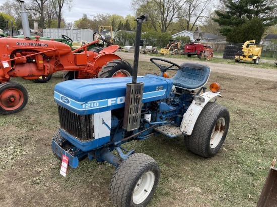 FORD 1210 GARDEN TRACTOR, 4-CYLINDER DIESEL, 4WD, 3PT, PTO, 560 HOURS SHOWING, S/N: UC00643