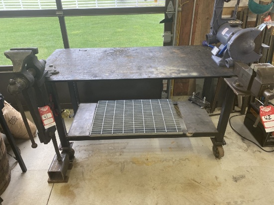 ROLLING METAL BENCH WITH 4'' VISE