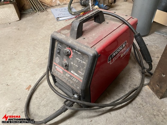 LINCOLN SP-135T WIRE WELDER