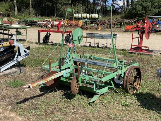 HOGBACK PRODUCE BED SHAPER/PLASTIC LAYER