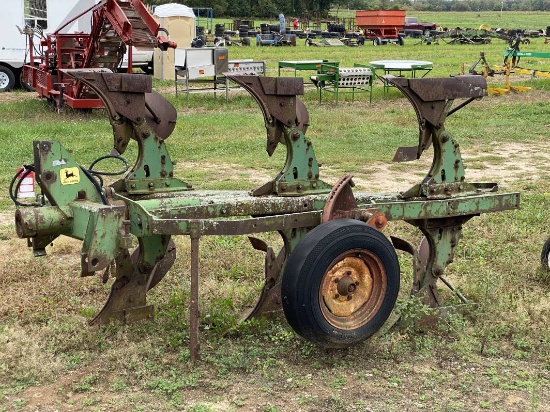 JOHN DEERE 4200 3-BOTTOM 18'' ROLL PLOW