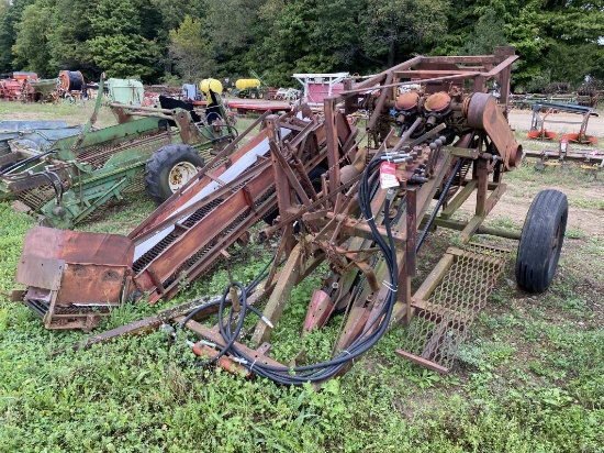 FMC SCOTT VINER 1-ROW CARROT HARVESTER