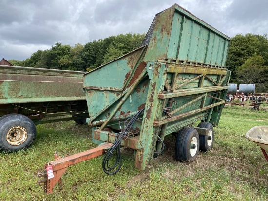 RICHARDTON MODEL 900 DUMP CART