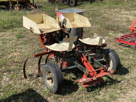 HOLLAND 1-ROW TRANSPLANTER WITH WATER