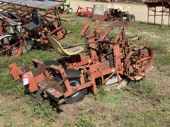 MECHANICAL 2-ROW MODEL 1000 TRANSPLANTER