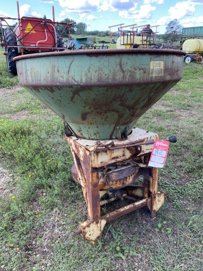 JOHN DEERE 3PT FERTILIZER SPREADER