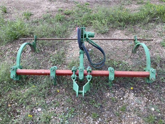 JOHN DEERE ROD WEEDER/ONION LIFTER, WITH 78'' TOOL BAR