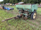 JOHN DEERE 2-ROW POTATO PLANTER