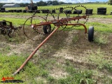 NEW IDEA 5-WHEEL HAY RAKE, 1-WHEEL MISSING TINES