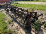 JOHN DEERE 6-ROW CULTIVATOR