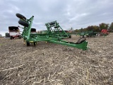 JOHN DEERE 960 FIELD CULTIVATOR, 24', REAR HITCH, REAR HYDRAULICS, HYDRAULIC WING FOLD