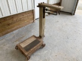 ANTIQUE SCALE