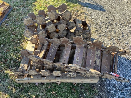 SKID STEER TRACKS, CAME OFF BOBCAT 773