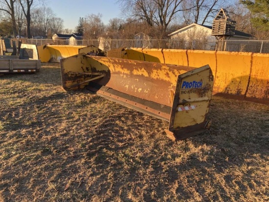 PRO TECH 12' SNOW PUSHER, LOADER MOUNT