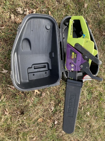 POULAN WILD THING GAS POWERED CHAINSAW WITH CASE