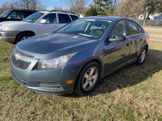 2012 CHEVY CRUZE 4-DOOR SEDAN, 1.4L GAS ENGINE, AUTO TRANS, CLOTH, PW, PL, PM, AM/FM-CD, INFO SCREEN