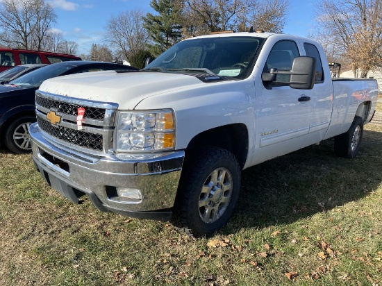 2013 CHEVY 3500 HD EXTENDED CAB PICKUP, 6.6L DURAMAX DIESEL, AUTO TRANS, 4X4, PW/PL/PM, AM/FM-CD, CL