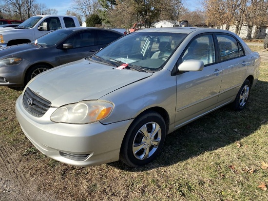 2004 TOYOTA COROLLA 4-DOOR SEDAN, 1.8L GAS ENGINE, AUTO TRANS, CLOTH, PW, PL, PM, AM/FM-CD-CASS, SUN
