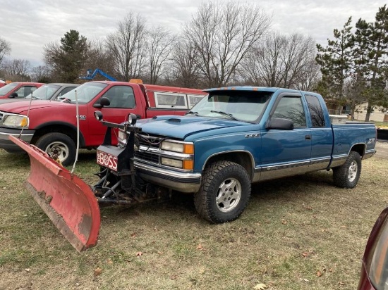 1998 CHEVY 1500 EXTENDED CAB PICKUP, AUTO TRANS, 4X4, BOSS PLOW, CLOTH, PW, PL, PM, AM/FM-CASS, TOOL