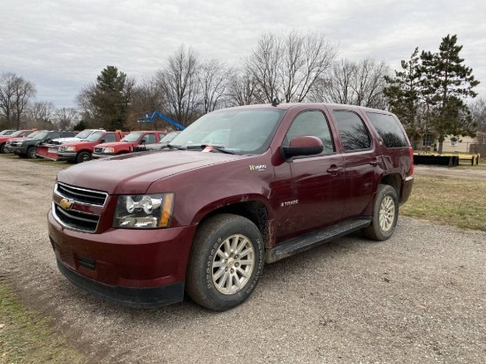 2009 CHEVY TAHOE 4-DOOR SUV, 5.3L GAS ENGINE, AUTO TRANS, 4X4, LEATHER, PW, PL, PM, RUNNING BOARDS, 