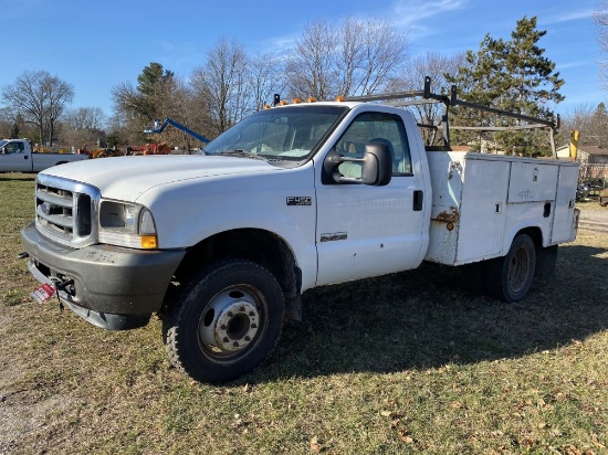 2002 FORD F450 UTILITY TRUCK, REGULAR CAB, 7.3L V8 POWER STROKE DIESEL, AUTO TRANS, AM/FM, LEATHER, 