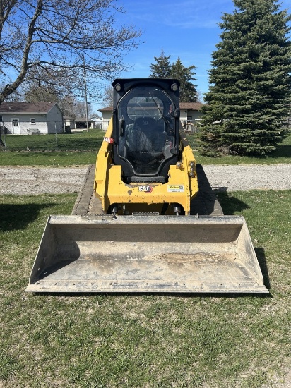 2019 CAT 299D3 RUBBER TRACK SKID STEER, CAB, HEAT & AIR, HIGH FLOW XPS, 2-SPEED, CAT 86'' BUCKET, 15