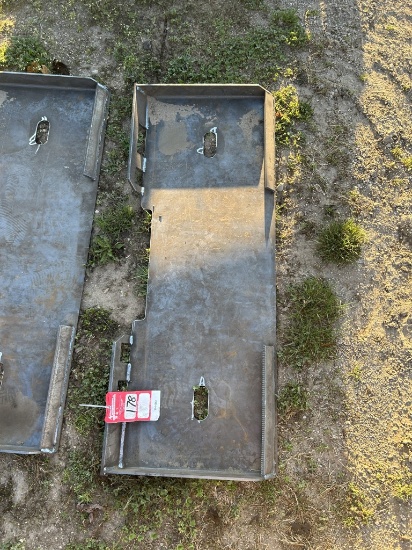 SKID STEER QUICK ATTACH PLATE