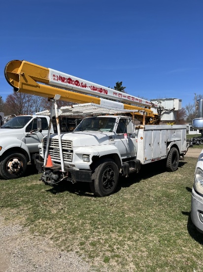 1989 FORD F800 SINGLE AXLE BUCKET TRUCK, 6-CYLINDER DIESEL, 5-SPEED HI RANGER, 60' WORKING HEIGHT 2-