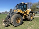 2012 VOLVO L110G WHEEL LOADER, CAB WITH HEAT & AC, BACKUP CAMERA, FINGER TIP CONTROLS, QUICK COUPLER
