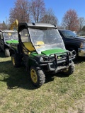 2015 JOHN DEERE 825i GATOR, GAS ENGINE, ELECTRIC DUMP, 4WD, BENCH SEAT, 591 HOURS SHOWING