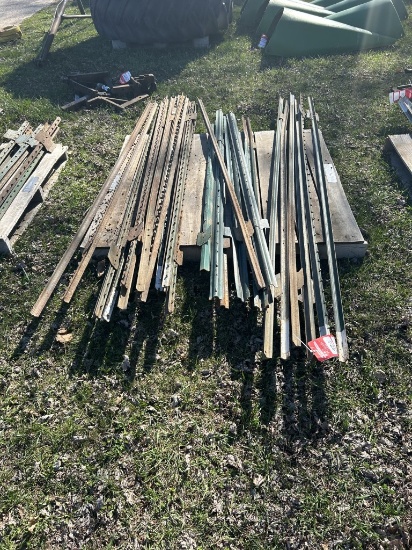 SKID OF FENCE POSTS