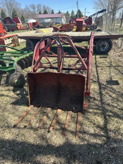 INTERNATIONAL HARVESTER LOADER, HYDRAULIC BUCKET, FITS H, M, 300, 350, 400, 450