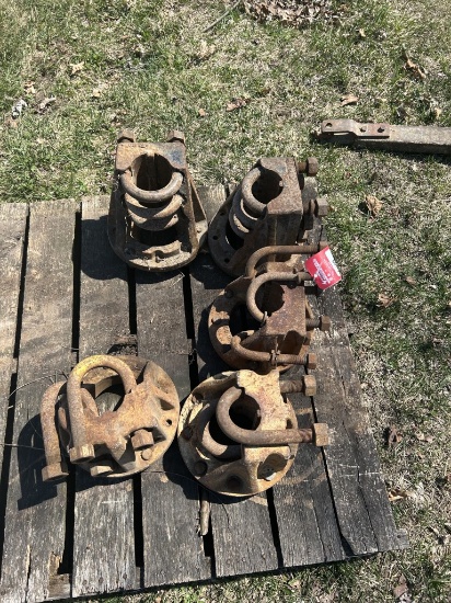 ASSORTED HUBS [5]