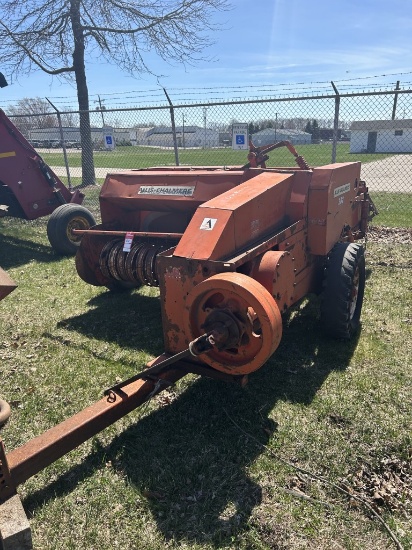 ALLIS CHALMERS 302 SQUARE BALER