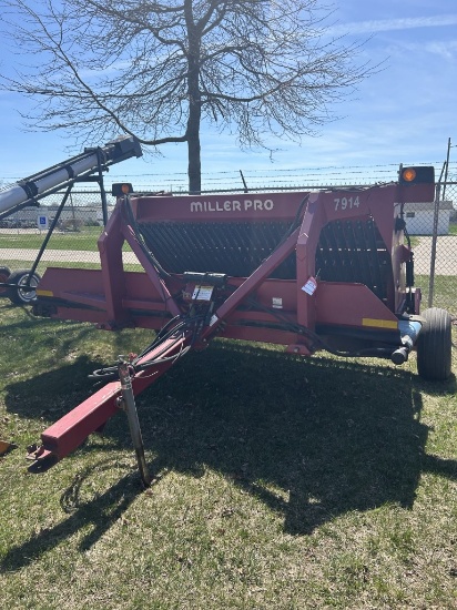 MILLER PRO 7914 HAY MERGER, S/N: 4000130